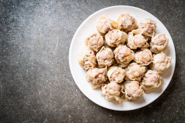 Domuz eti köfte soslu