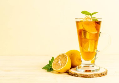 Buz limon çay bardak