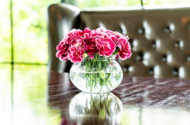 masada vazo güzel buket çiçek