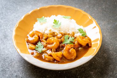 Pirinç Köri soslu karides