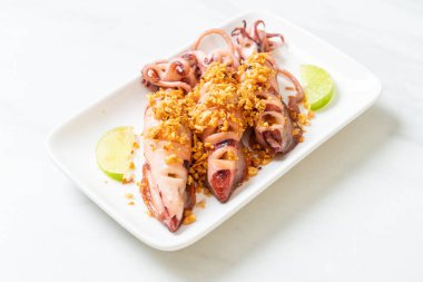 sarımsaklı kızarmış kalamar