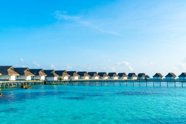 Plaj ile güzel tropikal Maldivler tatil oteli ve ada
