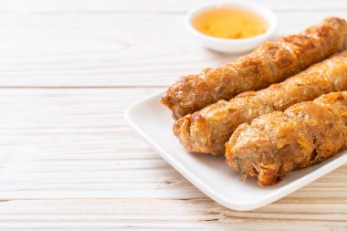 Derin kızarmış Yengeç rulo