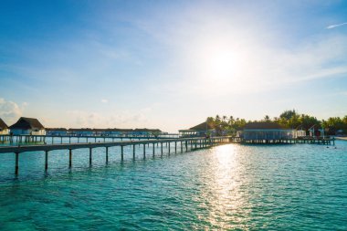 Plaj ile güzel tropikal Maldivler tatil oteli ve ada