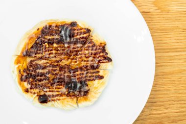 roti çikolata sos ile