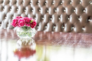 masada vazo güzel buket çiçek