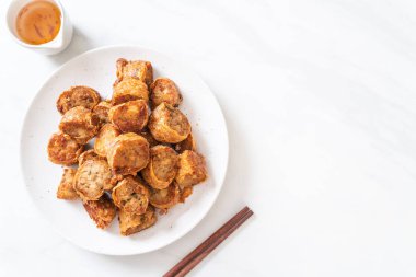 Derin kızarmış Yengeç rulo