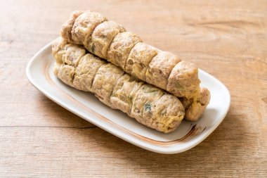 Buharda yengeç et rulo