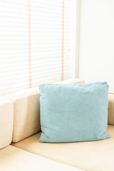 plaj ve deniz ile tropikal Maldivler tatil otel ve ada