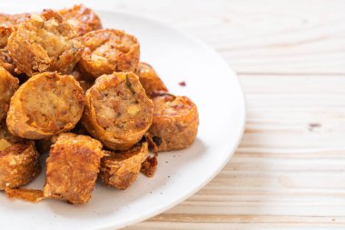 Derin kızarmış Yengeç rulo