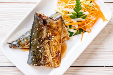 Teriyaki soslu ızgara Saba balık biftek