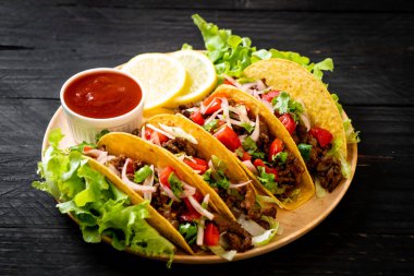 et ve sebze ile tacos 