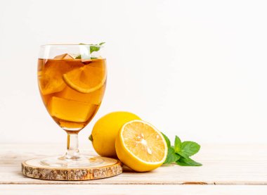 Buz limon çay bardak