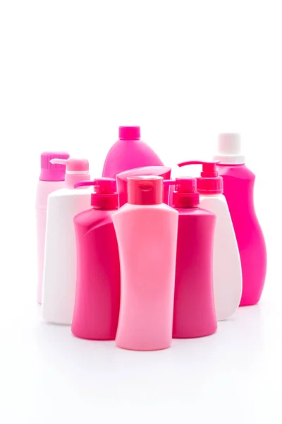 Shampoo ou frasco de condicionador de cabelo no fundo branco — Fotografia de Stock
