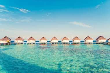 Plaj ile güzel tropikal Maldivler tatil oteli ve ada