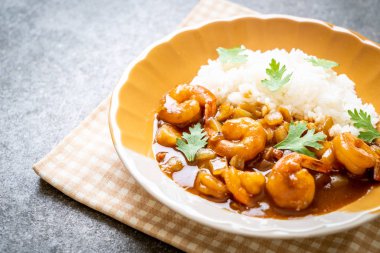 Pirinç Köri soslu karides