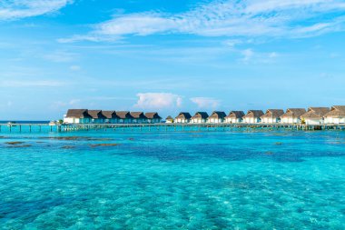 Plaj ile güzel tropikal Maldivler tatil oteli ve ada