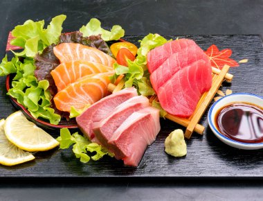 Taze somon, Tuna ve Hamaji RAW sashimi 