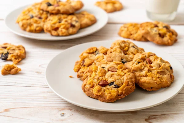 Cookies with cornflake raisin and almonds — Stock Photo, Image