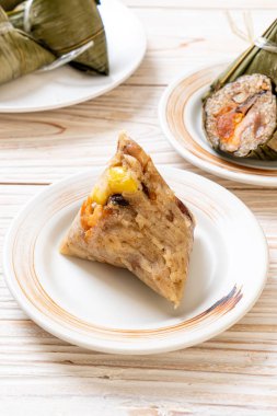  yapışkan pirinç hamur tatlısı