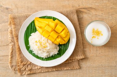 yapışkan pirinç ile mango