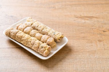 Buharda yengeç et rulo