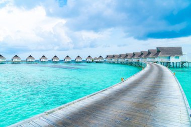 Plaj ile güzel tropikal Maldivler tatil oteli ve ada