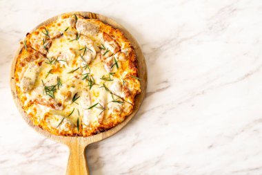 İtalyan sosis pizza