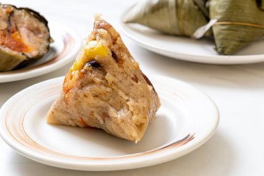  yapışkan pirinç hamur tatlısı