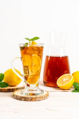 Buz limon çay bardak