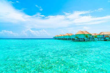 Plaj ile güzel tropikal Maldivler tatil oteli ve ada