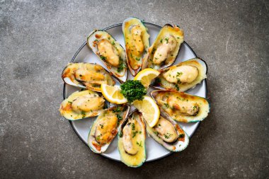 peynir pişmiş midye  