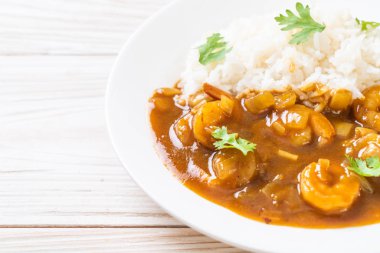 Pirinç Köri soslu karides