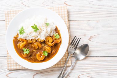 Pirinç Köri soslu karides