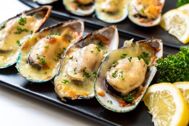 peynir pişmiş midye  