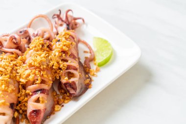 sarımsaklı kızarmış kalamar