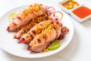 sarımsaklı kızarmış kalamar