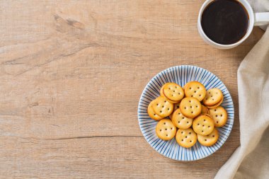 ananas reçeli ile bisküvi