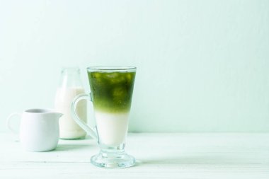 Buzlu matcha yeşil çay kahve