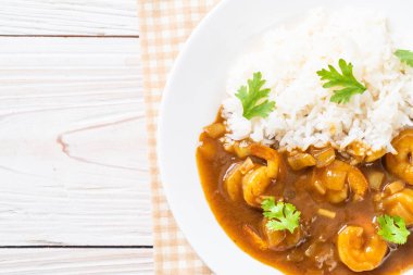 Pirinç Köri soslu karides