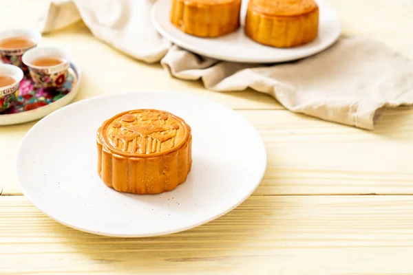 Chinese moon cake for Chinese mid-autumn festival — Stock Photo, Image