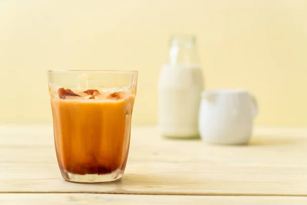 Kostka lodu tajskiej herbaty z mlekiem — Zdjęcie stockowe