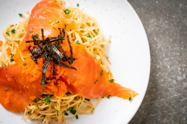 spaghetti with smoked salmon and shrimp egg