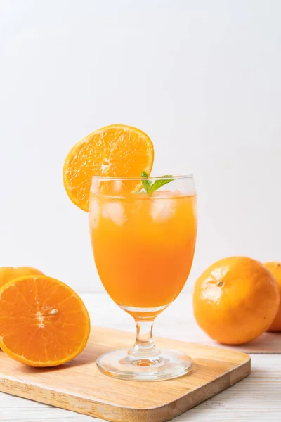 Pomerančový džus s ledem — Stock fotografie