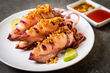 sarımsaklı kızarmış kalamar