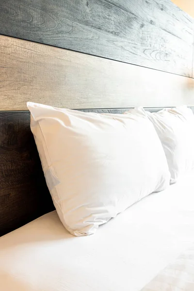 Almohadas cómodas blancas —  Fotos de Stock