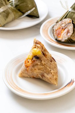  yapışkan pirinç hamur tatlısı