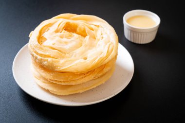 Kızarmış gevrek roti hamur