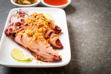 sarımsaklı kızarmış kalamar