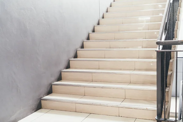Escalier abstrait et vide étape — Photo